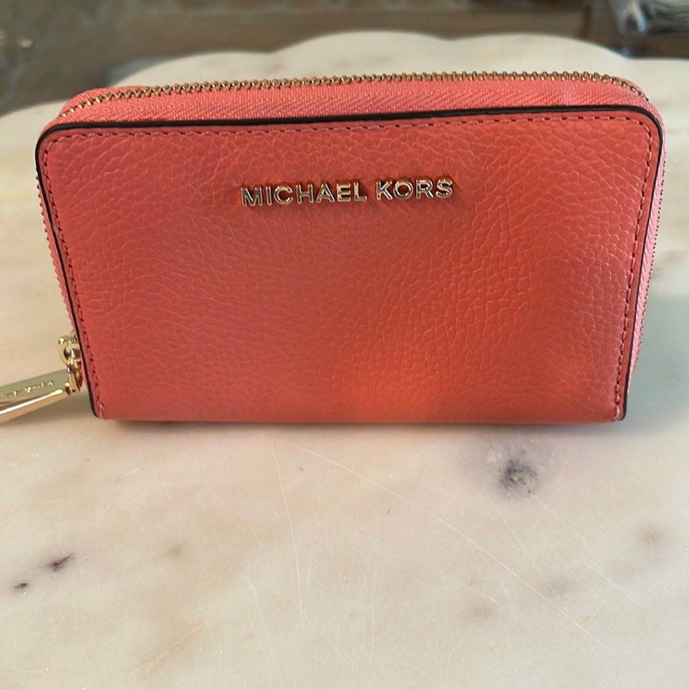 Michael Kors Coral Wallet - Picture 1 of 9